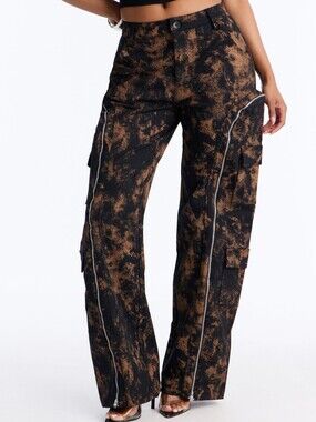 Women's cargo pants with an original print and decorative elements